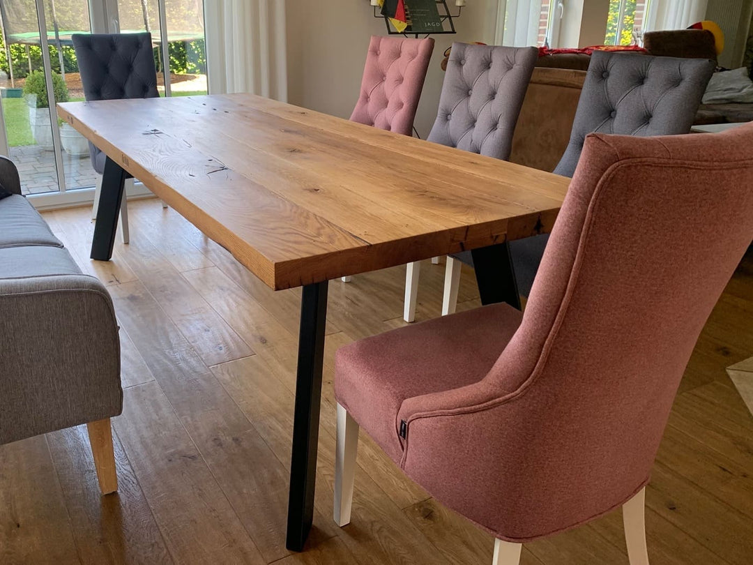 Altholztisch Stina Esstisch aus Altholz Eiche mit 4 Metallbeinen 