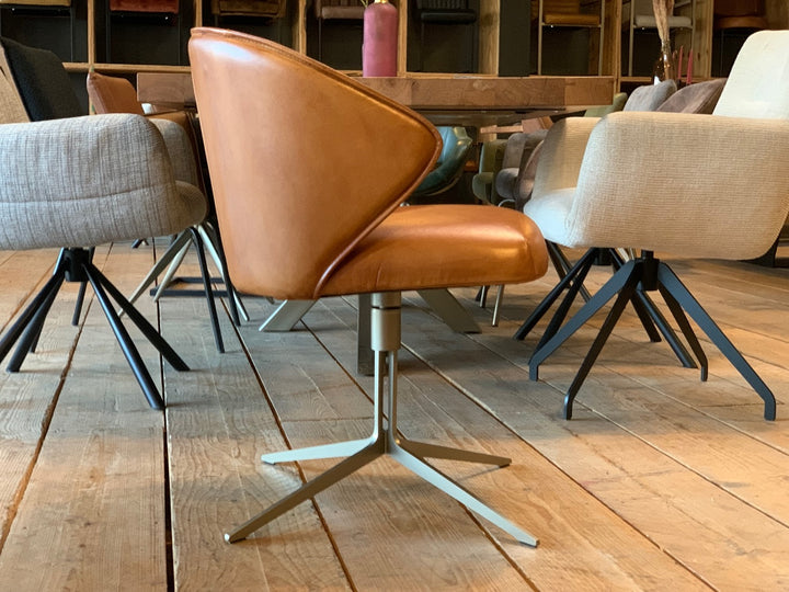 Seitenansicht Design Esszimmerstuhl Leder Drehbar Cognac 