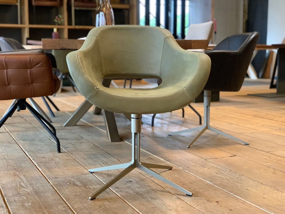 Designer Esszimmerstuhl drehbar Leder BL182G in Schalenform in der Lederfarbe Olive