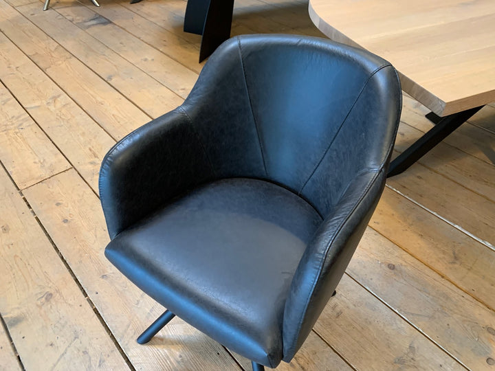 1x Drehstuhl Leder schwarz -  Ausstellungsstück