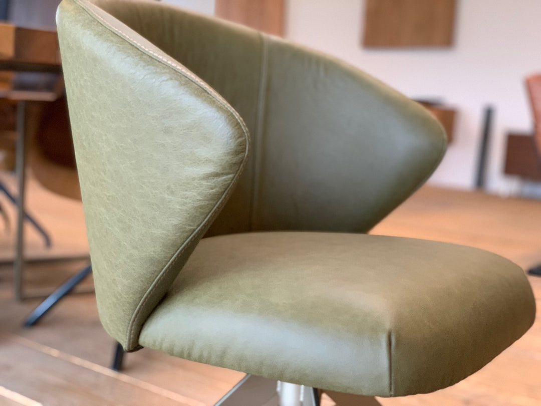Detail Stuhlarmlehne Esszimmer Drehstuhl Leder