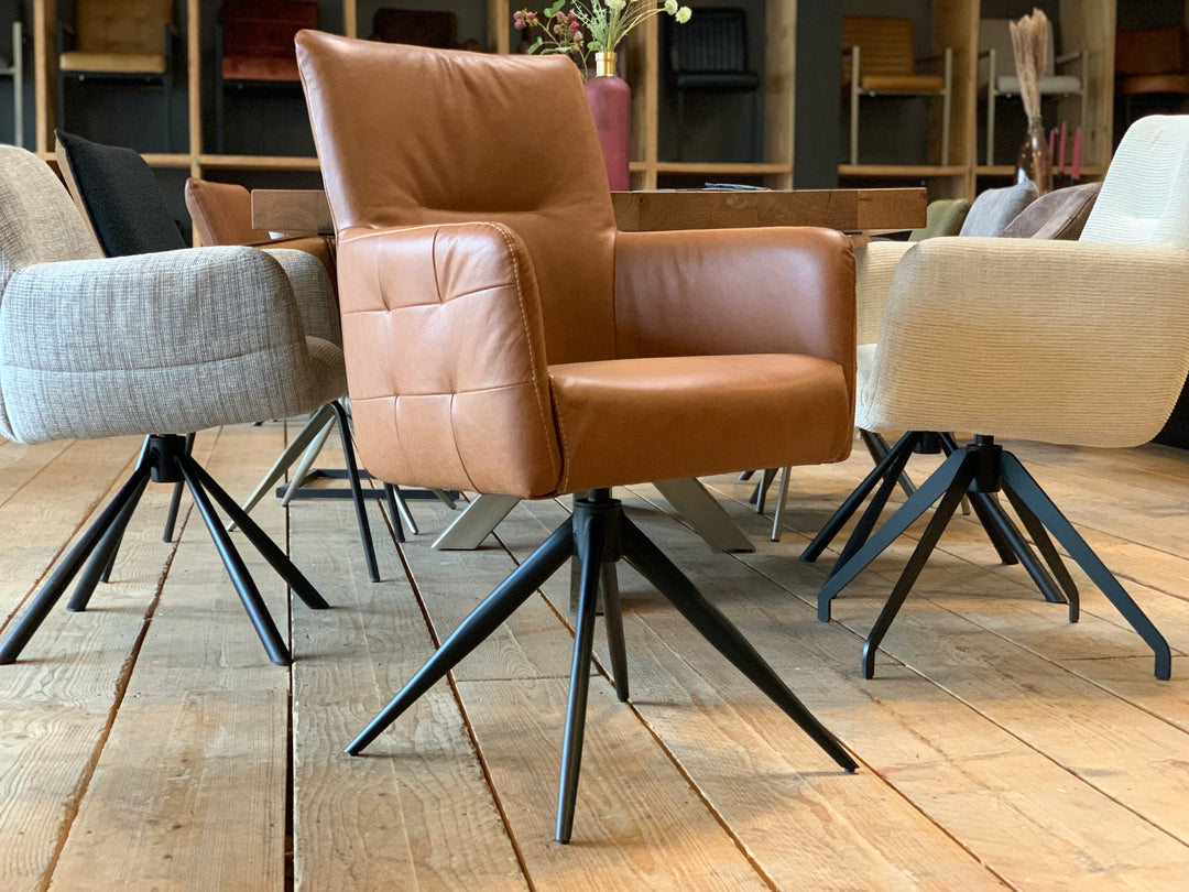 Esszimmerstuhl hohe Lehne Leder drehbar in der Lederfarbe Cognac 