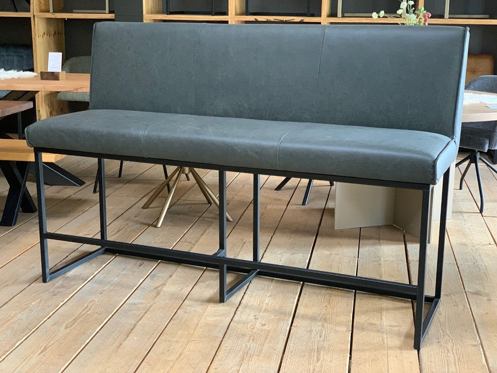 Moderne Hochbank aus Leder mit dunkelgrauem Bezug und stabilem schwarzem Metallgestell im Industrial-Stil, ideal für Essbereich oder Küche.
