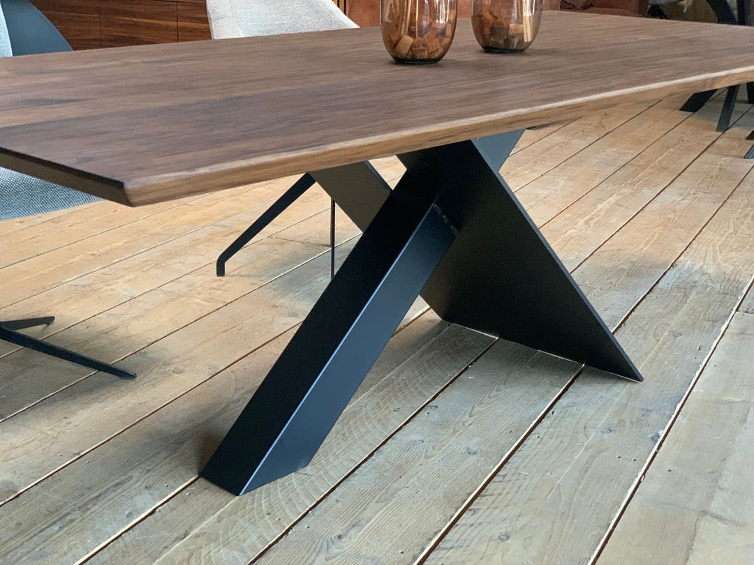 Hochwertiges Tischgestell Metall Stella Detail Ansicht