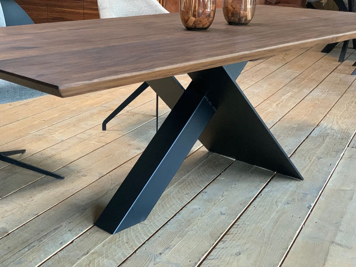 Hochwertiges Tischgestell Metall Stella Detail Ansicht