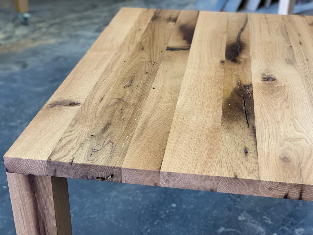 Ansicht Tischplatte massiver Holztisch Altholz Eiche 