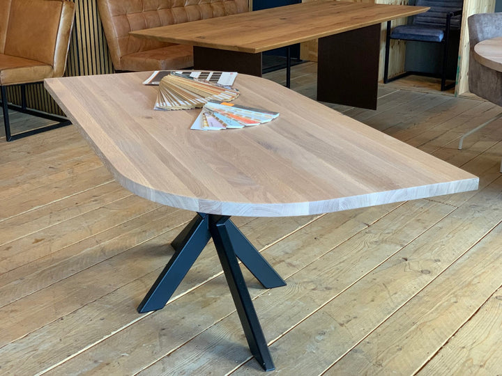 Moderner Eichentisch Trento Studioform 185×95 cm Ausstellungsstück