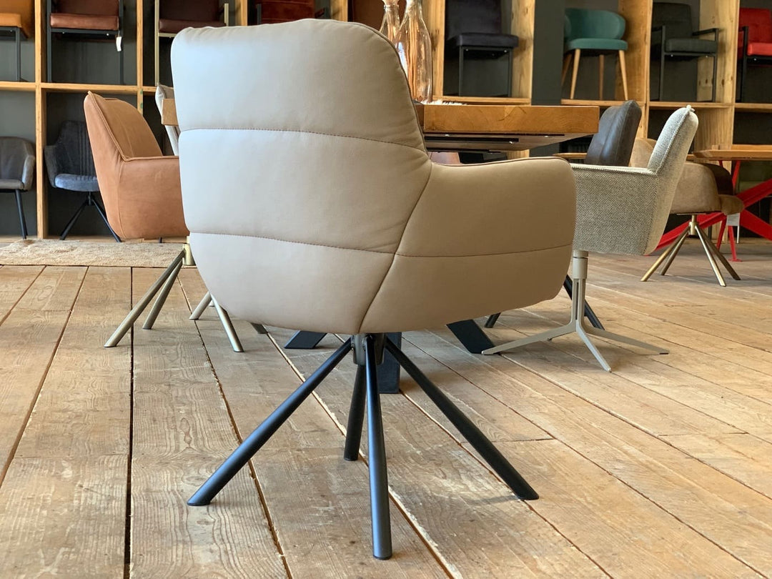 Moderner Esszimmer Drehsessel Leder Rückansicht in Beige mit gepolsterter Rückenlehne und schwarzem Metallgestell