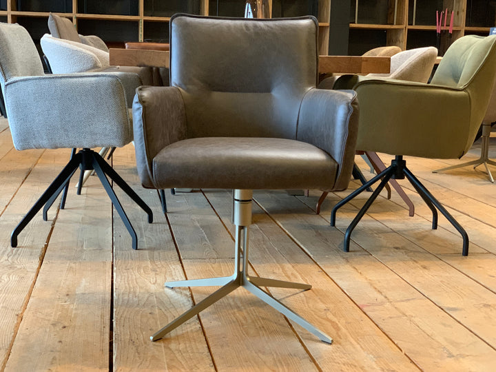 Moderner Stuhl drehbar Leder BL158G Vorderseite