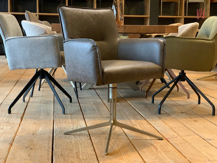 Moderner Stuhl drehbar Leder BL158G aus hochwertigem Leder 