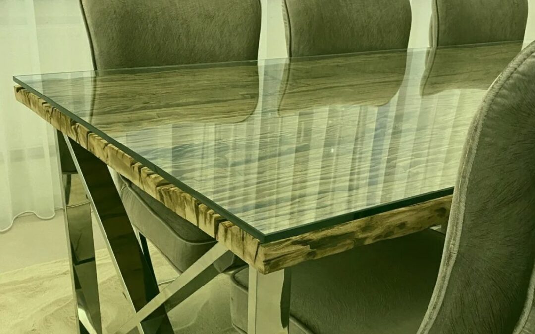 Holztisch mit Glasplatte – Die perfekte Ergänzung zu jeder Einrichtung